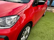 Volkswagen Up 1.0 Up by Beats 3dr 29