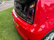 Volkswagen Up 1.0 Up by Beats 3dr 33