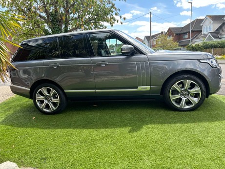 Land Rover Range Rover 3.0 Range Rover Autobiography SDV6 HEV Auto 4WD 5dr 19