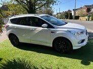 Ford Kuga 2.0 Kuga Vignale TDCi 4x4 Auto 4WD 5dr 32