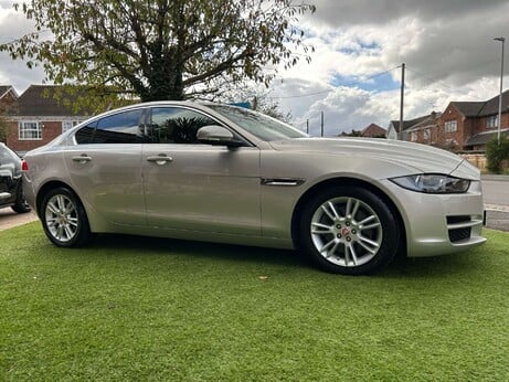 Jaguar XE 2.0 XE Prestige i Auto 4dr 12