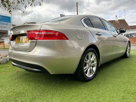 Jaguar XE 2.0 XE Prestige i Auto 4dr 16