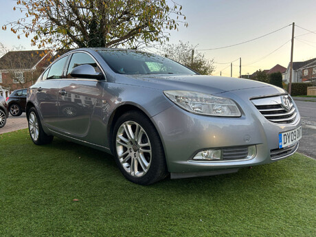 Vauxhall Insignia 1.8 Insignia Exclusive 5dr 9