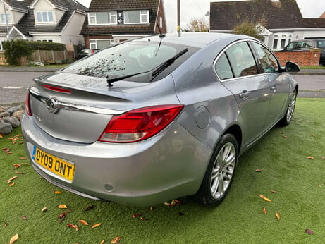 Vauxhall Insignia 1.8 Insignia Exclusive 5dr 19