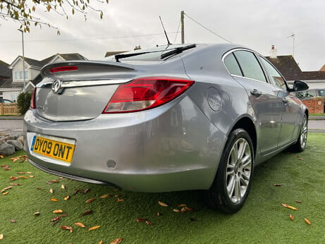 Vauxhall Insignia 1.8 Insignia Exclusive 5dr 7