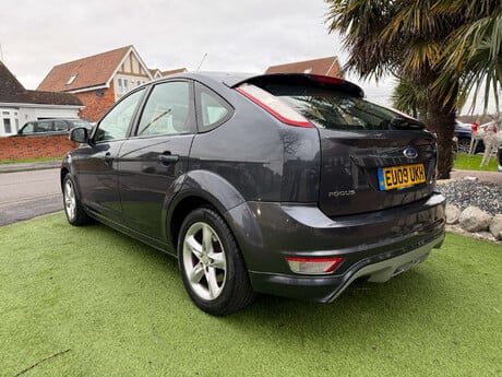 Ford Focus 1.8 Focus Zetec TD 115 5dr 10