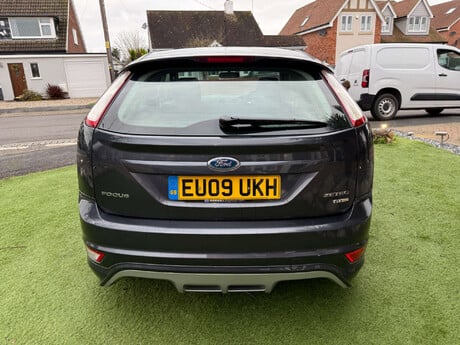 Ford Focus 1.8 Focus Zetec TD 115 5dr 23