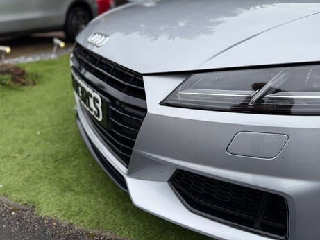 Audi TT 2.0 TT Ultra Black Edition TDI 3dr 40