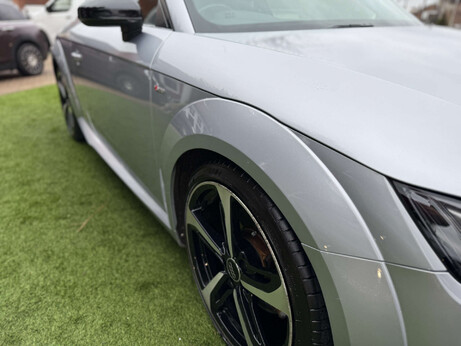 Audi TT 2.0 TT Ultra Black Edition TDI 3dr 43