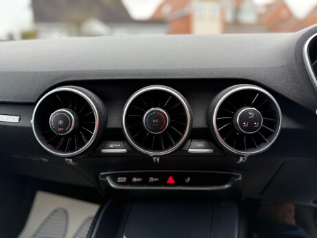 Audi TT 2.0 TT Ultra Black Edition TDI 3dr 65