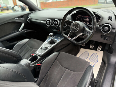 Audi TT 2.0 TT Ultra Black Edition TDI 3dr 4