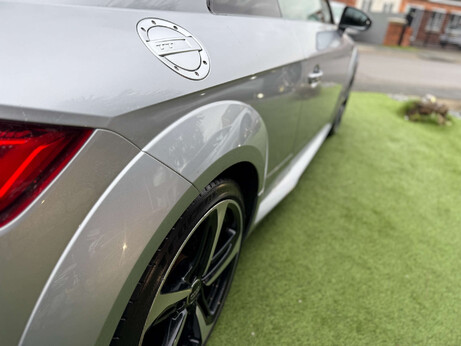 Audi TT 2.0 TT Ultra Black Edition TDI 3dr 35