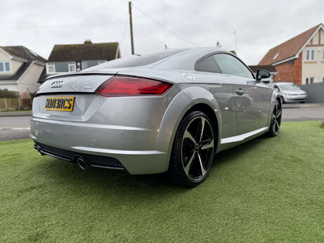 Audi TT 2.0 TT Ultra Black Edition TDI 3dr 11