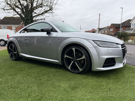 Audi TT 2.0 TT Ultra Black Edition TDI 3dr 16