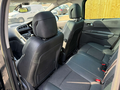 Peugeot 3008 1.6 3008 Allure HDi 5dr 50