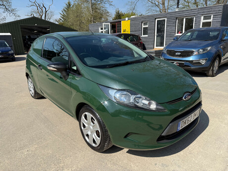 Ford Fiesta 1.4 Fiesta Base TDCi 3dr 10
