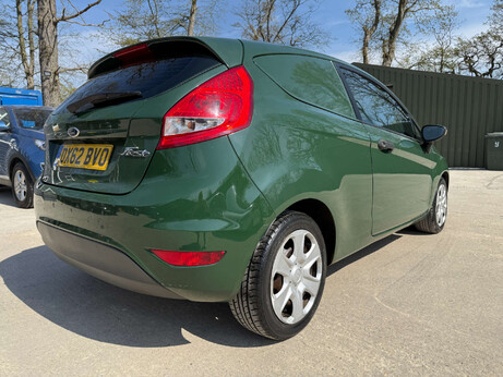 Ford Fiesta 1.4 Fiesta Base TDCi 3dr 8
