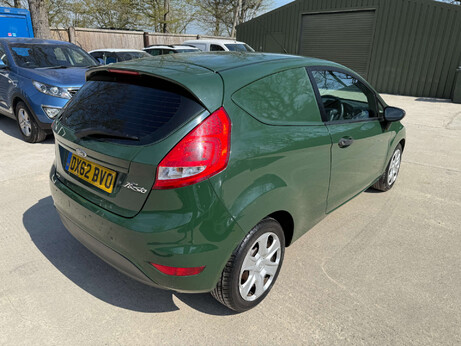 Ford Fiesta 1.4 Fiesta Base TDCi 3dr 11