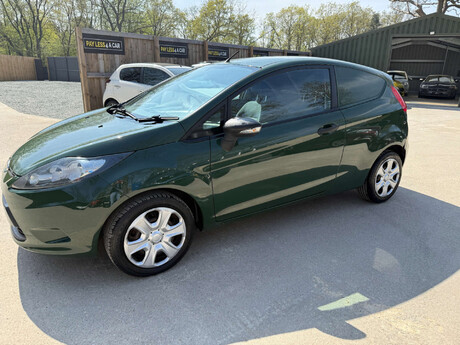 Ford Fiesta 1.4 Fiesta Base TDCi 3dr 24