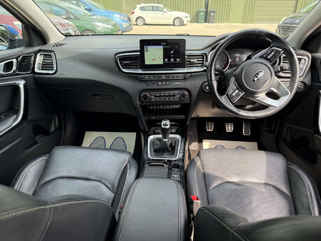 Kia Ceed 1.4 Ceed First Edition ISG 5dr 4