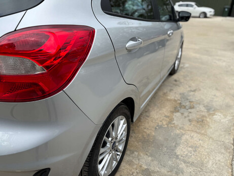 Ford Ka+ 1.2 Ka+ Zetec 5dr 28