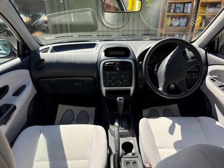 Mitsubishi Carisma 1.6 Carisma Mirage Auto 5dr 4