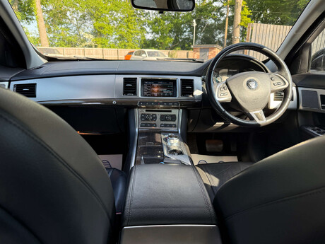 Jaguar XF 2.2 XF Luxury D Auto 4dr 4