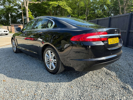 Jaguar XF 2.2 XF Luxury D Auto 4dr 10
