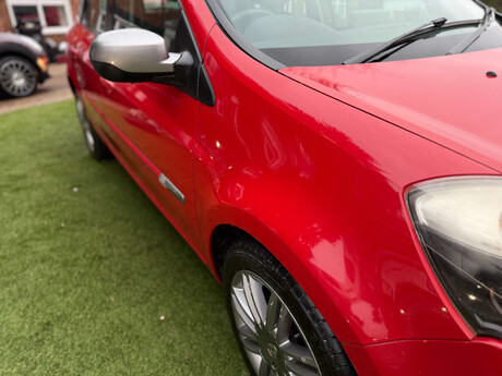 Renault Clio 1.1 Clio Dynamique TomTom 16V 5dr 39