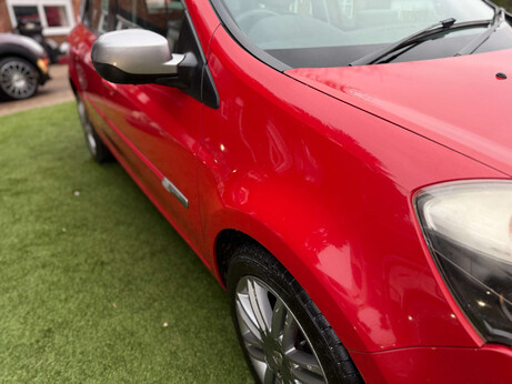 Renault Clio 1.1 Clio Dynamique TomTom 16V 5dr 39