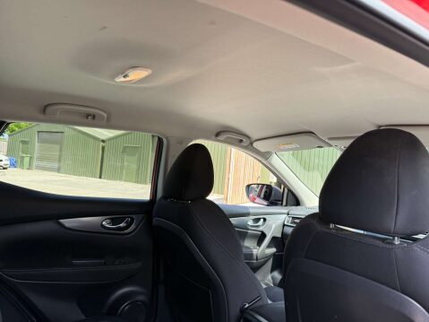 Nissan Qashqai 1.2 Qashqai N-Connecta DiG-T CVT 5dr 46