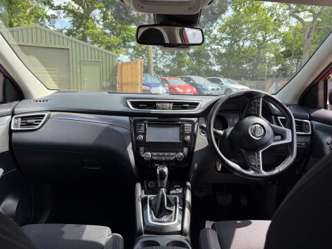 Nissan Qashqai 1.2 Qashqai N-Connecta DiG-T CVT 5dr 47