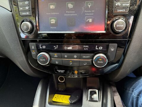 Nissan Qashqai 1.2 Qashqai N-Connecta DiG-T CVT 5dr 52