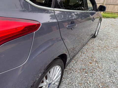 Ford Focus 1.6 Focus Zetec 125 5dr 22