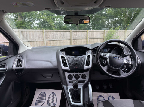 Ford Focus 1.6 Focus Zetec 125 5dr 48