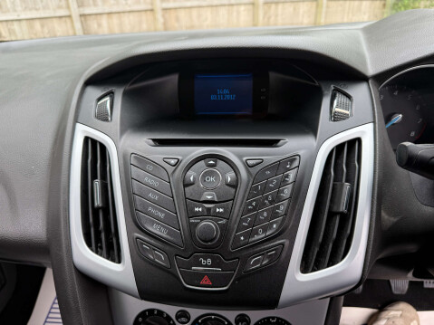 Ford Focus 1.6 Focus Zetec 125 5dr 56