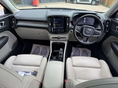 Volvo XC40 2.0 XC40 Inscription Pro T4 AWD Auto 4WD 5dr 4