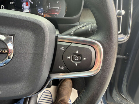 Volvo XC40 2.0 XC40 Inscription Pro T4 AWD Auto 4WD 5dr 68