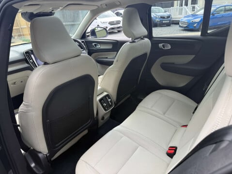Volvo XC40 2.0 XC40 Inscription Pro T4 AWD Auto 4WD 5dr 77