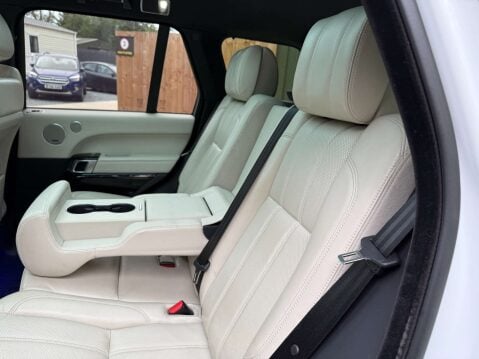 Land Rover Range Rover 3.0 Range Rover Vogue TDV6 Auto 4WD 5dr 52