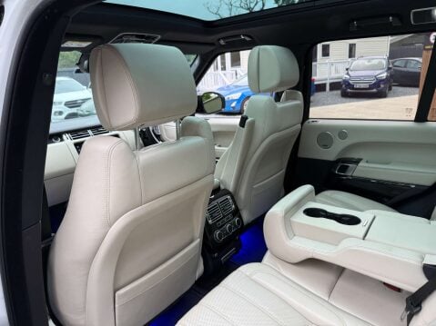 Land Rover Range Rover 3.0 Range Rover Vogue TDV6 Auto 4WD 5dr 54
