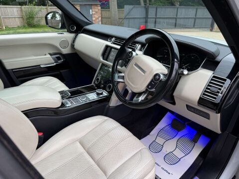 Land Rover Range Rover 3.0 Range Rover Vogue TDV6 Auto 4WD 5dr 61