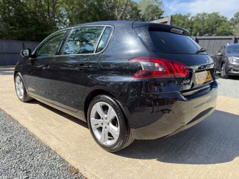 Peugeot 208 1.2 208 Tech Edition S/S 5dr 18