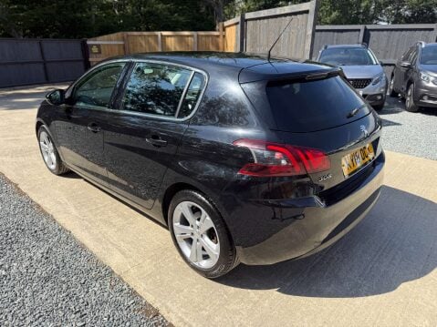 Peugeot 208 1.2 208 Tech Edition S/S 5dr 20
