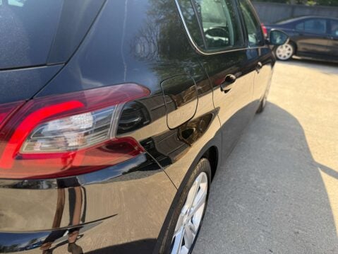 Peugeot 208 1.2 208 Tech Edition S/S 5dr 32