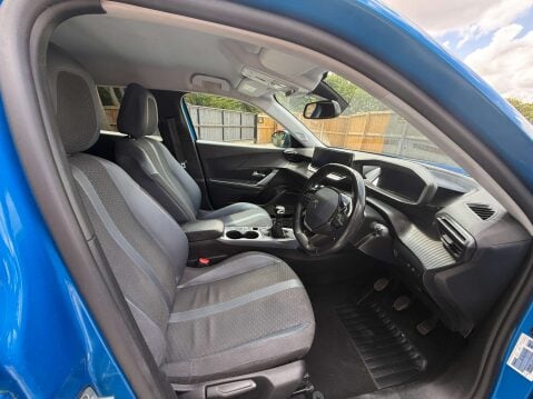 Peugeot 2008 1.2 2008 Allure Premium PureTech S/S 5dr 27