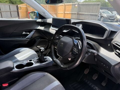 Peugeot 2008 1.2 2008 Allure Premium PureTech S/S 5dr 30