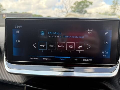 Peugeot 2008 1.2 2008 Allure Premium PureTech S/S 5dr 36