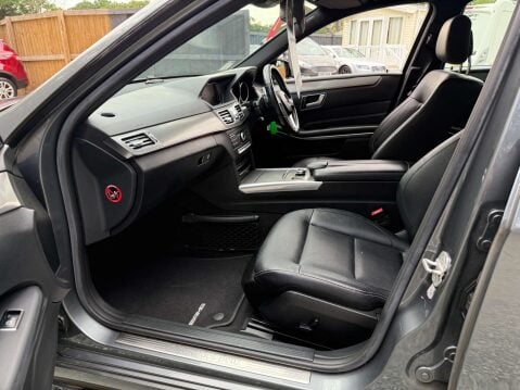 Mercedes-Benz E Class 2.1 E220 AMG Night Edition Bluetec Auto 4dr 42