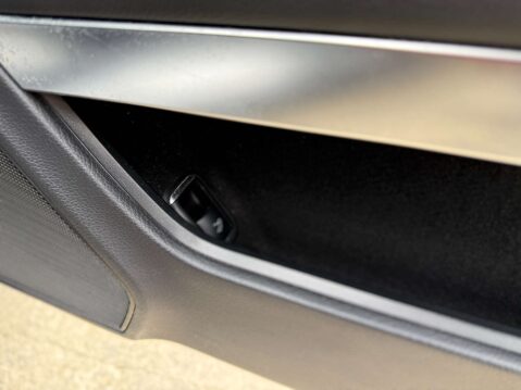 Mercedes-Benz E Class 2.1 E220 AMG Line Bluetec Auto 2dr 52